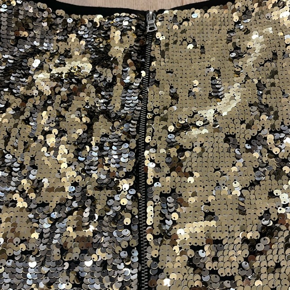 Alice + Olivia Camisole Gold Sequin Sleeveless top, size S/P - Picture 10 of 16
